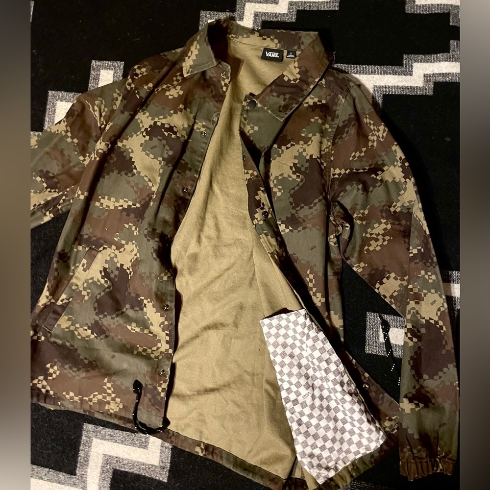 Mens Large Vans Digi Camo Button Down Shirt/ Light Jacket